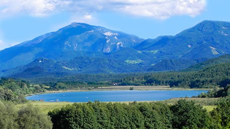 Ausblick von den Bungalows auf den Turnersee in Kärnten